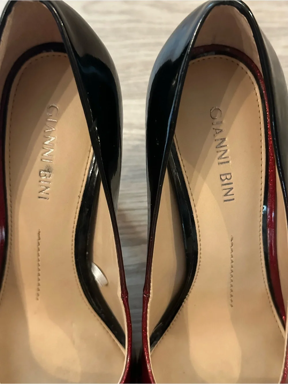 Gianni Bini shiny red